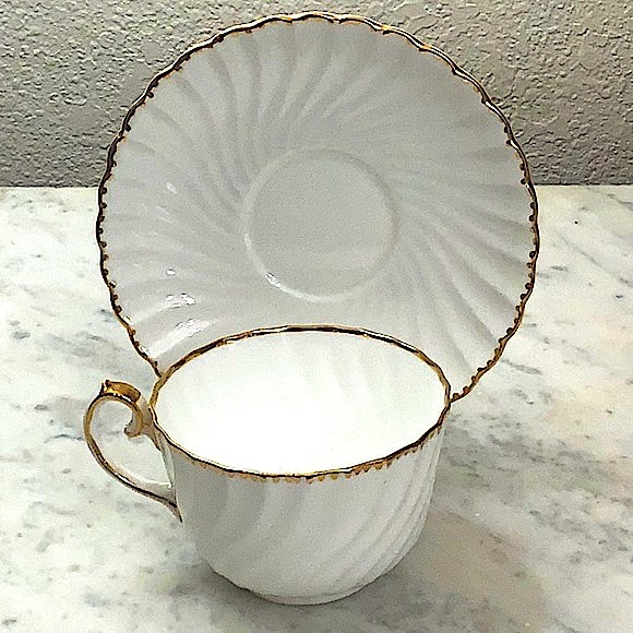 OLD GRECIAN FLUTE GOLD CUP & SAUCER SET VINTAGE GLADSTONE MADE IN ENGLAND BONE - Picture 5 of 16